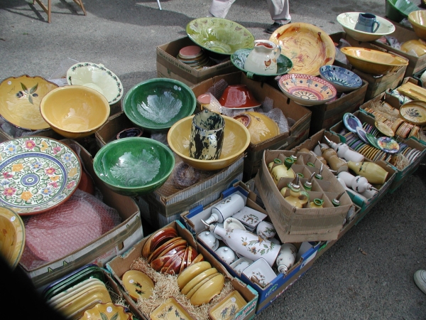 fr_spgm/gal/cucuron/market_pots.jpg