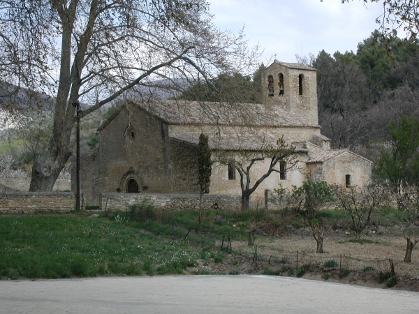 fr_spgm/gal/cucuron/vaugine_church.jpg